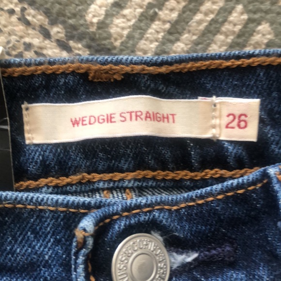NEW Levi Wedgie Straight Jean. High Rise. Size 26. New With Tags. - Picture 5 of 10